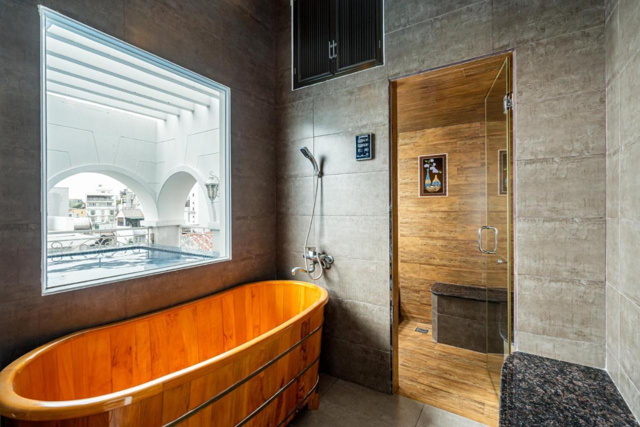 Saigon Huch Villa Ho Chi Minh City Bagian luar foto